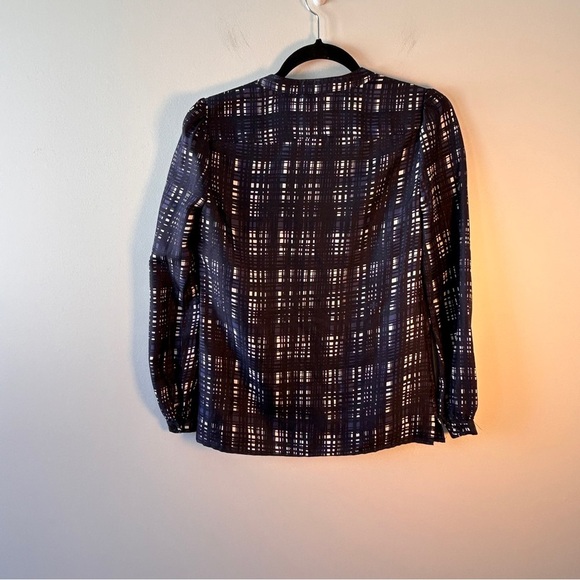 Tory Burch Women’s Size 0 Jayden Navy Black White Abstract Silk Blouse Top Work - Picture 2 of 10
